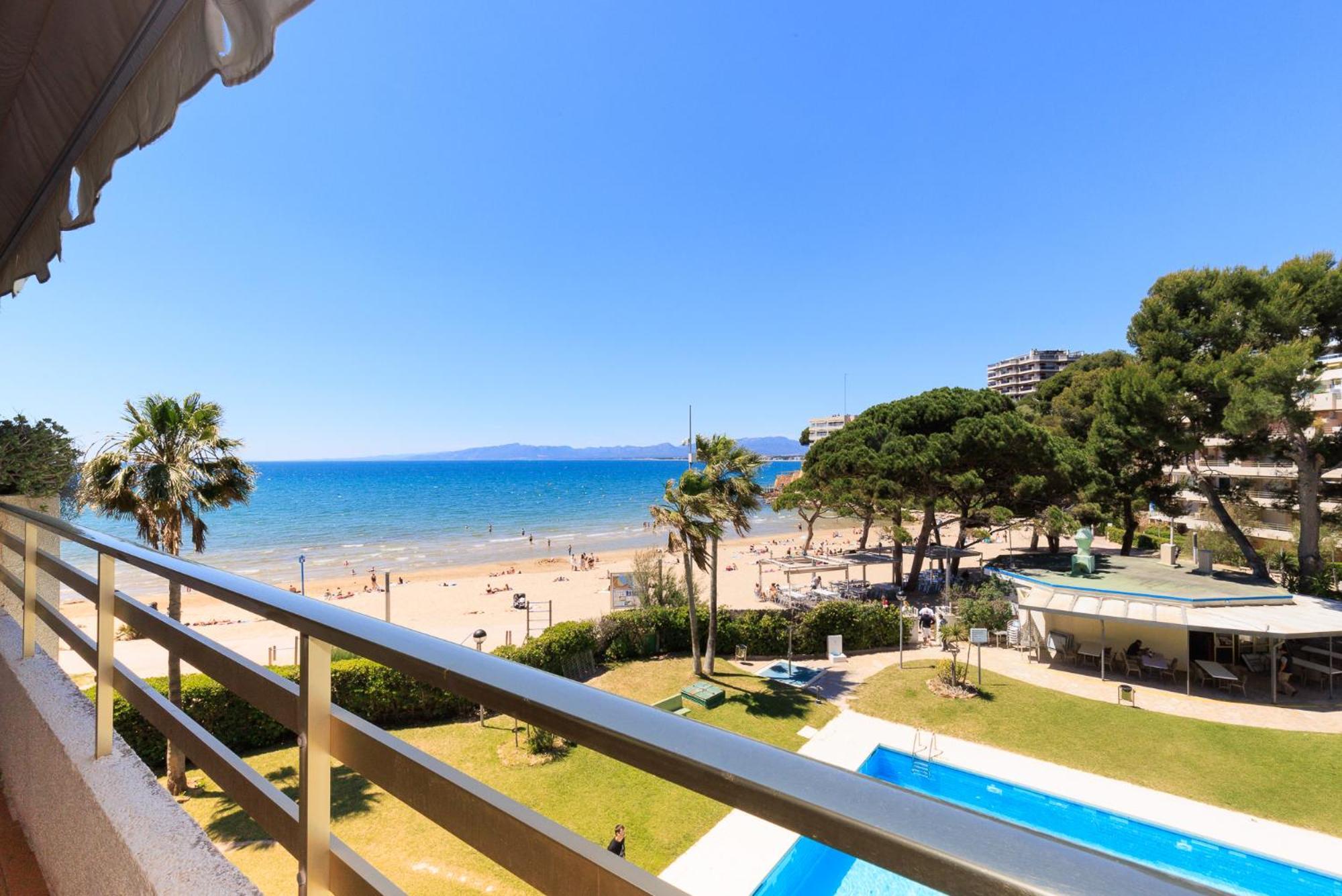 Uhc Playamero Family Complex Aacc Salou Room photo